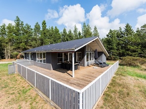 Exterior - 6 Person Holiday Home on a Holiday Park in Nørre Nebel (Norre Nebel)