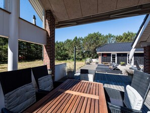 Balcony - 6 Person Holiday Home on a Holiday Park in Blåvand (Blavand)