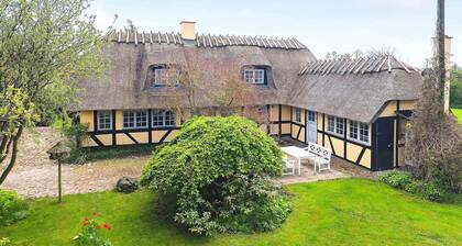 Idyllic Countryside Retreat-by Traum