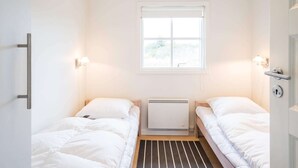 Unclassified image, 4 of 33, button - 6 Person Holiday Home in Henne (Henne)