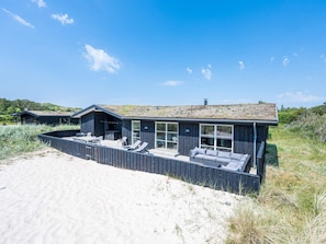 Exterior - 6 Person Holiday Home in Henne (Henne)