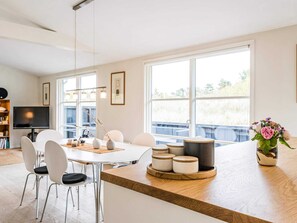 Dining - 6 Person Holiday Home in Henne (Henne)