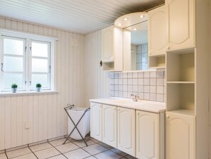 Shower - 4 Person Holiday Home on a Holiday Park in Blåvand (Blavand)