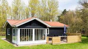 Exterior - 4 Person Holiday Home on a Holiday Park in Blåvand (Blavand)