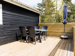 Balcony - 4 Person Holiday Home on a Holiday Park in Blåvand (Blavand)