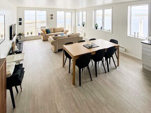 3 bedrooms, individually furnished