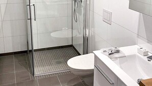 Bathroom - Holiday Home in Sandøy (Hammerfest)