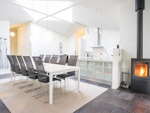 Outdoor dining - 10 Person Holiday Home on a Holiday Park in Blåvand (Blavand)