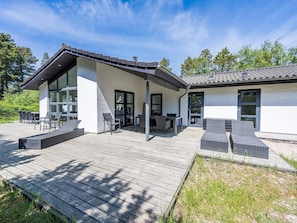 Exterior - 10 Person Holiday Home on a Holiday Park in Blåvand (Blavand)