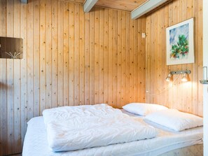 Hus | 4 sovrum, unika möbler och sängkläder