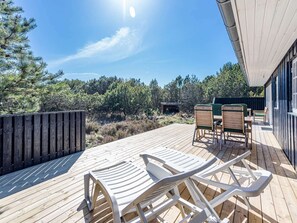 House | Outdoor dining