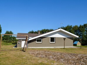 Exterior - 12 Person Holiday Home on a Holiday Park in Blåvand (Blavand)