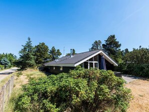 Exterior - 6 Person Holiday Home in Blavand (Blavand)