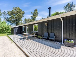 Outdoor dining - 5 Person Holiday Home in Norre Nebel (Norre Nebel)