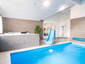 Casa | Piscina | Piscina interna, piscina externa