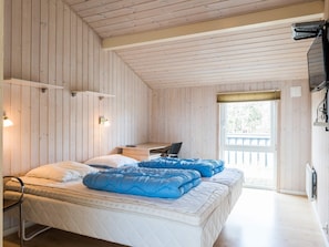 3 bedrooms, individually furnished
