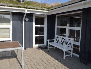 Exterior - 6 Person Holiday Home in Henne (Henne)