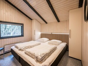 House | 3 bedrooms, individually furnished, bed sheets