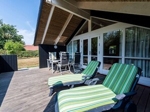 Outdoor dining - 6 Person Holiday Home in Oksbol (Oksbol)