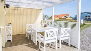Outdoor dining - 5 Person Holiday Home in Hvide Sande (Hvide Sande)