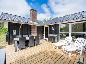House | Outdoor dining - 6 Person Holiday Home in Blavand (Blavand)