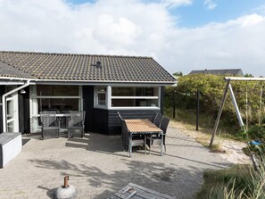 Exterior - 6 Person Holiday Home in Henne (Henne)