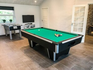 4 bedrooms, individually furnished, bed sheets - 10 Person Holiday Home on a Holiday Park in Blåvand (Blavand)