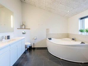 Spa treatment - 8 Person Holiday Home in Blavand (Blavand)