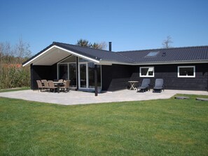 Exterior - 8 Person Holiday Home in Blavand (Blavand)