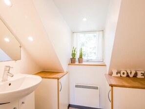 Shower - 8 Person Holiday Home on a Holiday Park in Blåvand (Blavand)