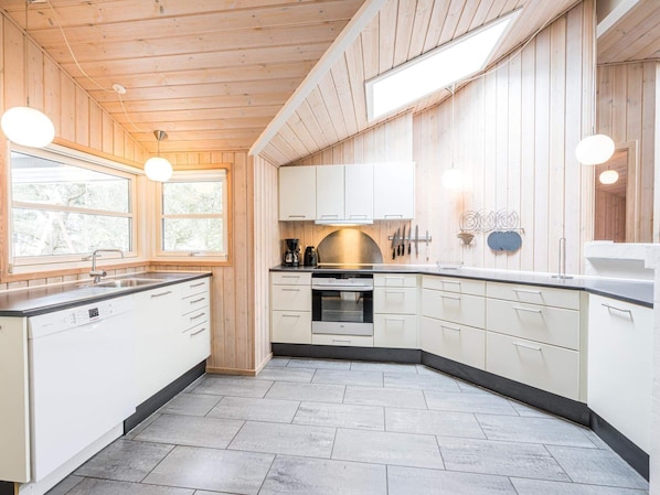 House | Private kitchen - 6 Person Holiday Home in Blavand (Blavand)