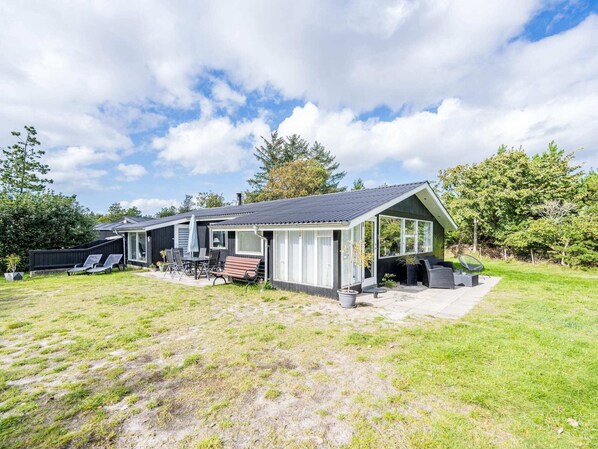 House | Exterior - 6 Person Holiday Home in Blavand (Blavand)