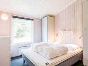 Room - 6 Person Holiday Home on a Holiday Park in Blåvand (Blavand)