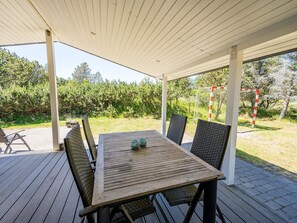 Balcony - 6 Person Holiday Home on a Holiday Park in Blåvand (Blavand)