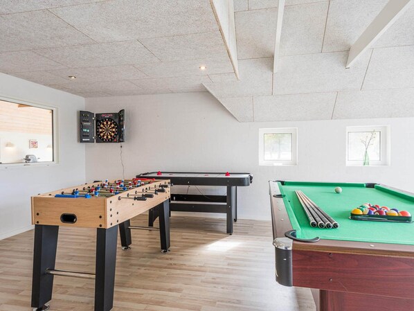 House | Games room - 9 Person Holiday Home in Norre Nebel (Norre Nebel)