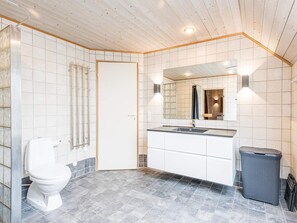 Shower - 10 Person Holiday Home on a Holiday Park in Nørre Nebel (Norre Nebel)