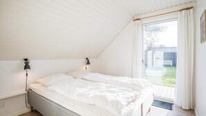 House | 3 bedrooms, individually furnished, bed sheets - 5 Person Holiday Home in Vejers Strand (Vejers Strand)