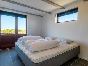 2 bedrooms, individually furnished, bed sheets - 4 Person Holiday Home in Fano (Fano)