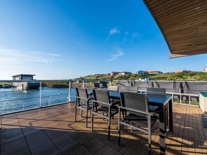 House | Water view