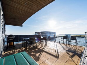 House | Water view