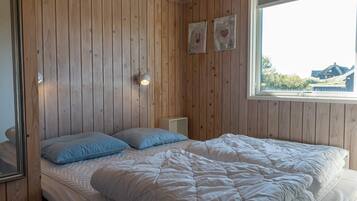 3 bedrooms, individually furnished