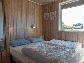 3 bedrooms, individually furnished