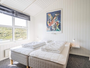 4 bedrooms, individually furnished, bed sheets