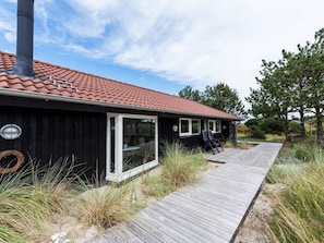 Exterior - 6 Person Holiday Home on a Holiday Park in Henne (Henne)