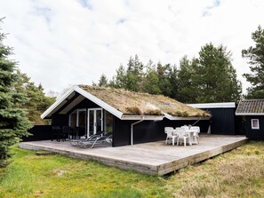 Exterior - 6 Person Holiday Home in Blavand (Blavand)