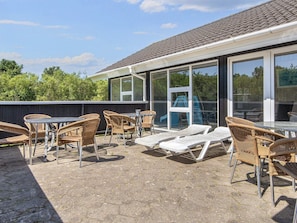 House | Dining - 16 Person Holiday Home in Fano (Fano)