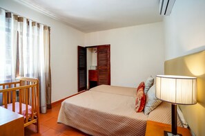 2 bedrooms, individually furnished, iron/ironing board, bed sheets - Lovely Villa in Vilamoura With Private Pool (Loulé)