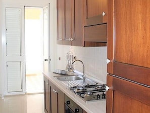 Fridge, oven, espresso maker - Simplistic Holiday Home in Pozzallo near Sea Beach & Town Center (Pozzallo)