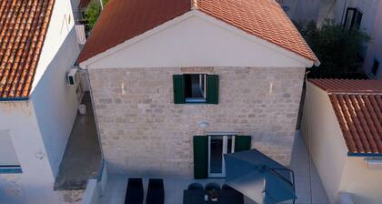 Villa for 6 Guests Near the Beach SV Ivan