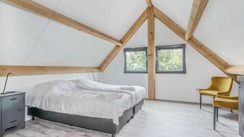 House | 3 bedrooms, individually furnished, bed sheets
